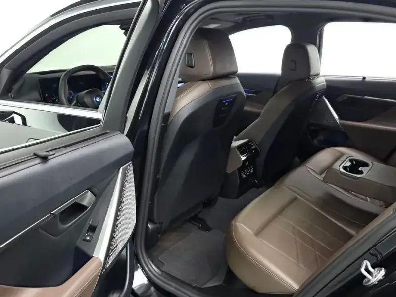 2025 BMW i5 с пробегом 22 937 км