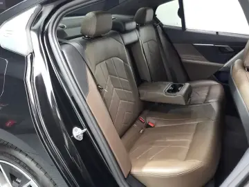 2025 BMW i5 с пробегом 22 937 км