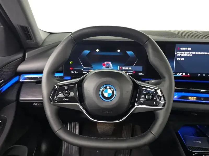 2025 BMW i5 с пробегом 22 937 км