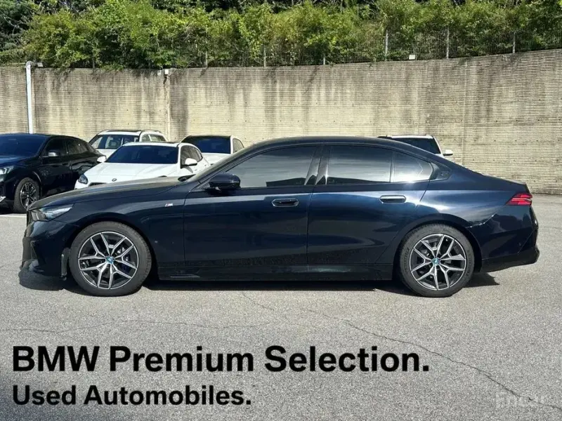 2025 BMW i5 с пробегом 13 170 км