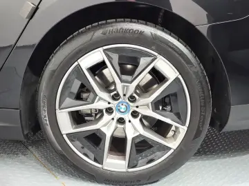 2025 BMW i5 с пробегом 22 937 км