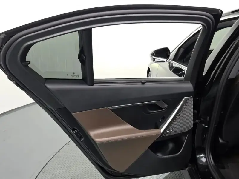 2025 BMW i5 с пробегом 22 937 км