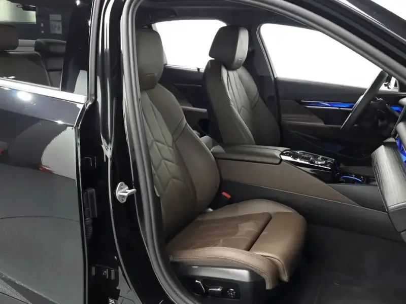2025 BMW i5 с пробегом 22 937 км