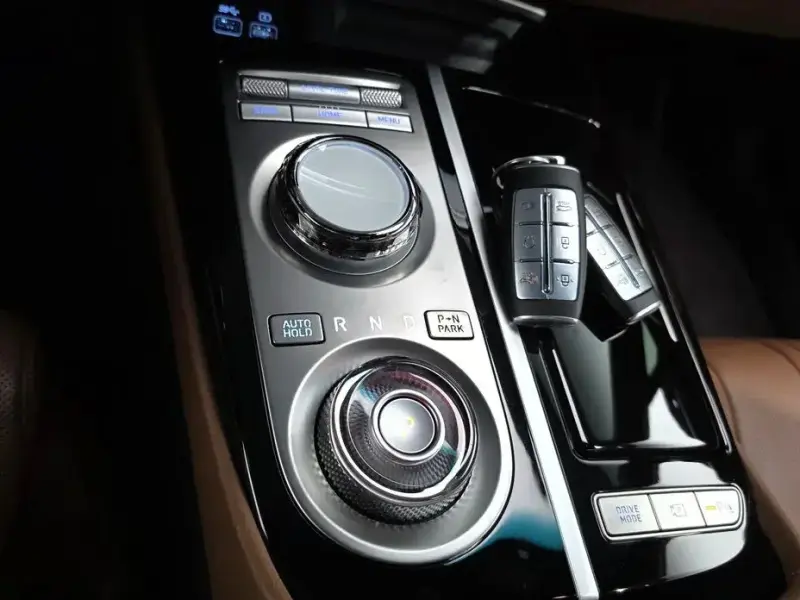 2023 Genesis G80 с пробегом 35 906 км
