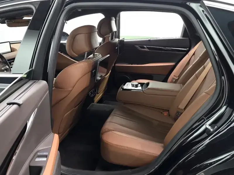 2023 Genesis G80 с пробегом 35 906 км