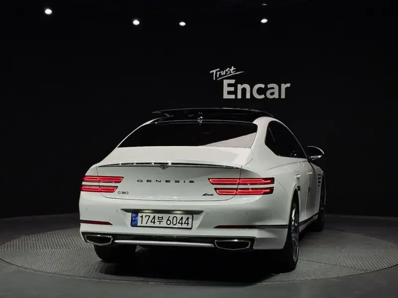 2023 Genesis G80 с пробегом 27 492 км