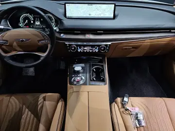 2023 Genesis G80 с пробегом 27 492 км