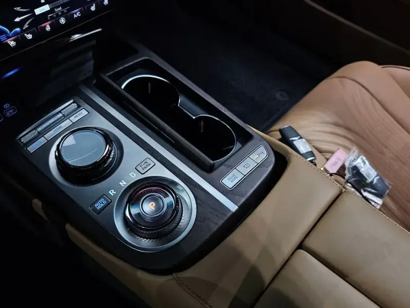 2023 Genesis G80 с пробегом 27 492 км