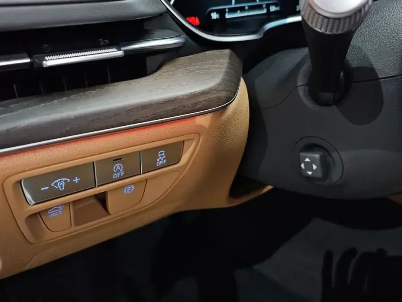 2023 Genesis G80 с пробегом 27 492 км