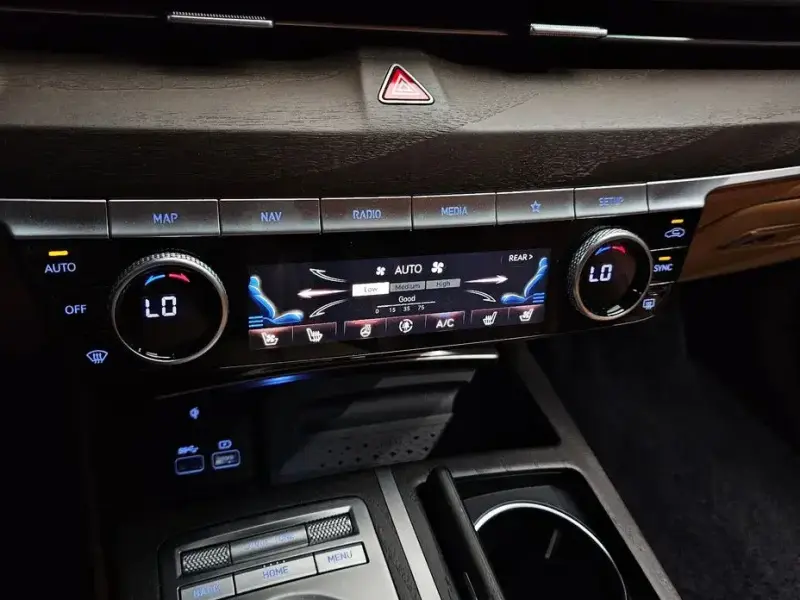 2023 Genesis G80 с пробегом 27 492 км