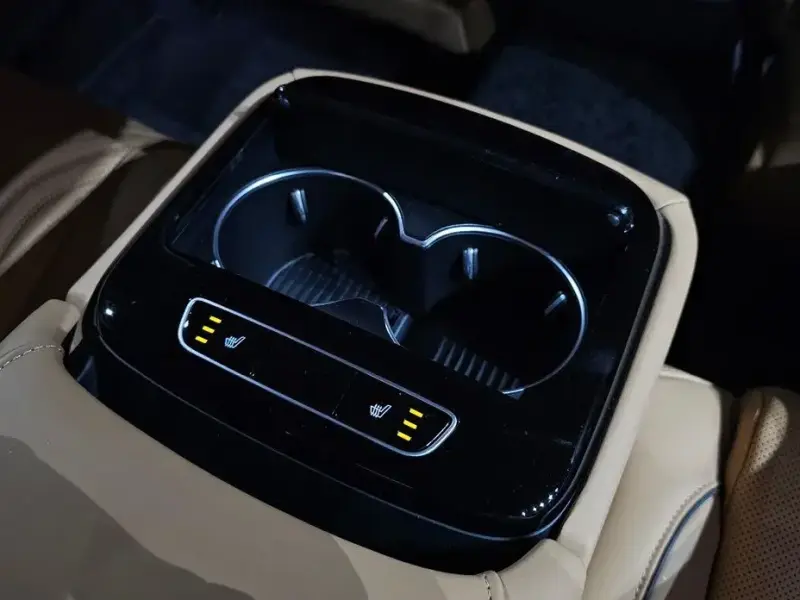 2023 Genesis G80 с пробегом 27 492 км