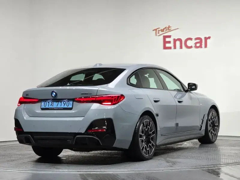 2025 BMW i4 с пробегом 4 801 км