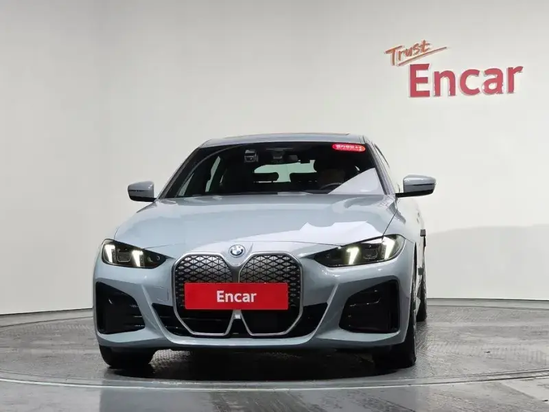 2025 BMW i4 с пробегом 4 801 км