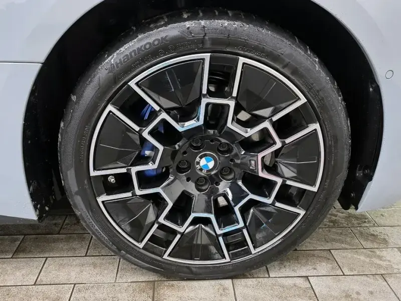 2025 BMW i4 с пробегом 4 801 км