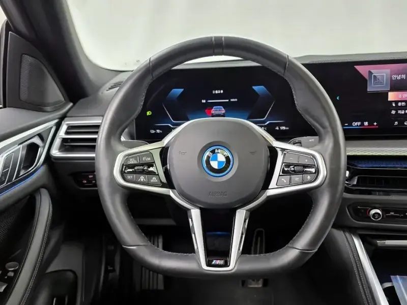 2025 BMW i4 с пробегом 4 801 км