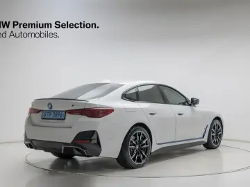 2025 BMW i4 с пробегом 4 250 км