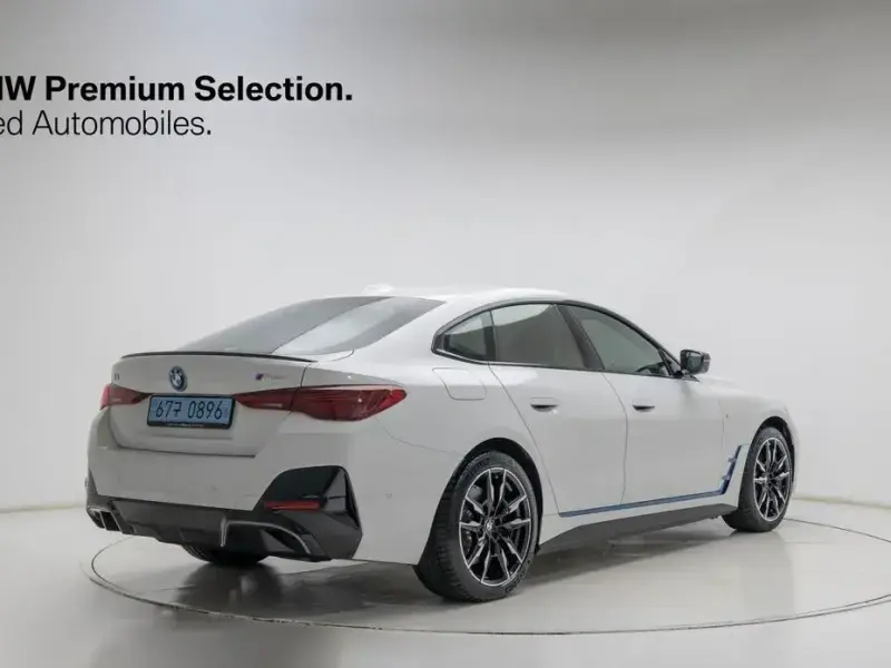 2025 BMW i4 с пробегом 4 250 км
