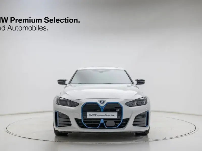 2025 BMW i4 с пробегом 4 250 км
