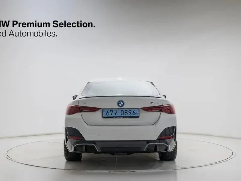 2025 BMW i4 с пробегом 4 250 км