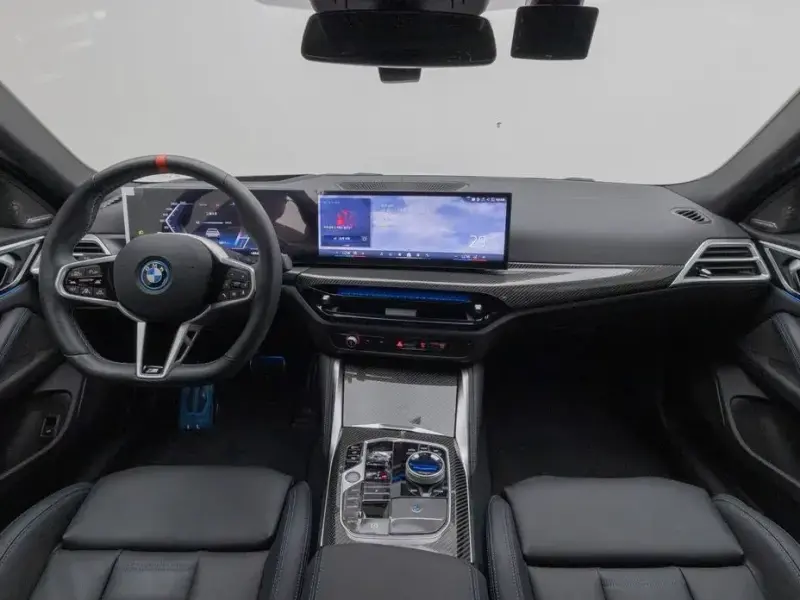2025 BMW i4 с пробегом 4 250 км