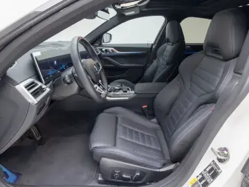 2025 BMW i4 с пробегом 4 250 км