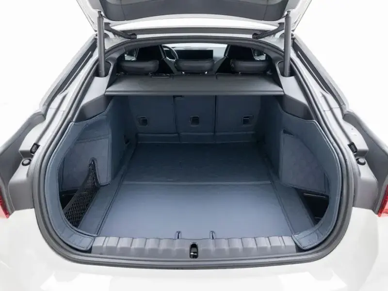 2025 BMW i4 с пробегом 4 250 км