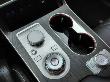 2023 Genesis GV80 с пробегом 65 089 км