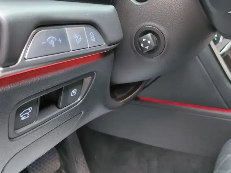 2023 Genesis GV80 с пробегом 65 089 км