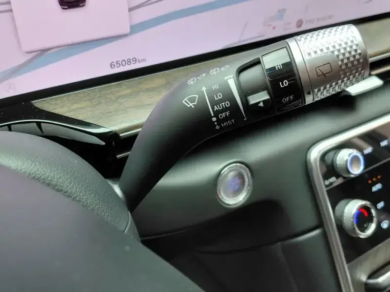 2023 Genesis GV80 с пробегом 65 089 км