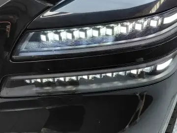 2023 Genesis GV80 с пробегом 65 089 км