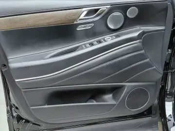 2023 Genesis GV80 с пробегом 65 089 км