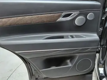 2023 Genesis GV80 с пробегом 65 089 км