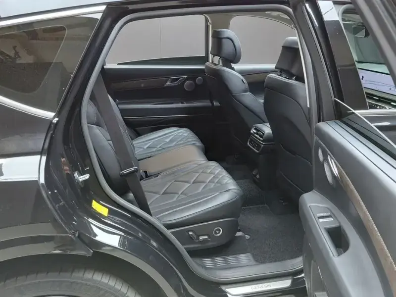 2023 Genesis GV80 с пробегом 65 089 км