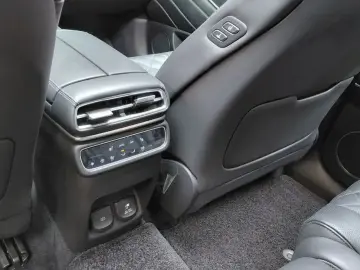 2023 Genesis GV80 с пробегом 65 089 км