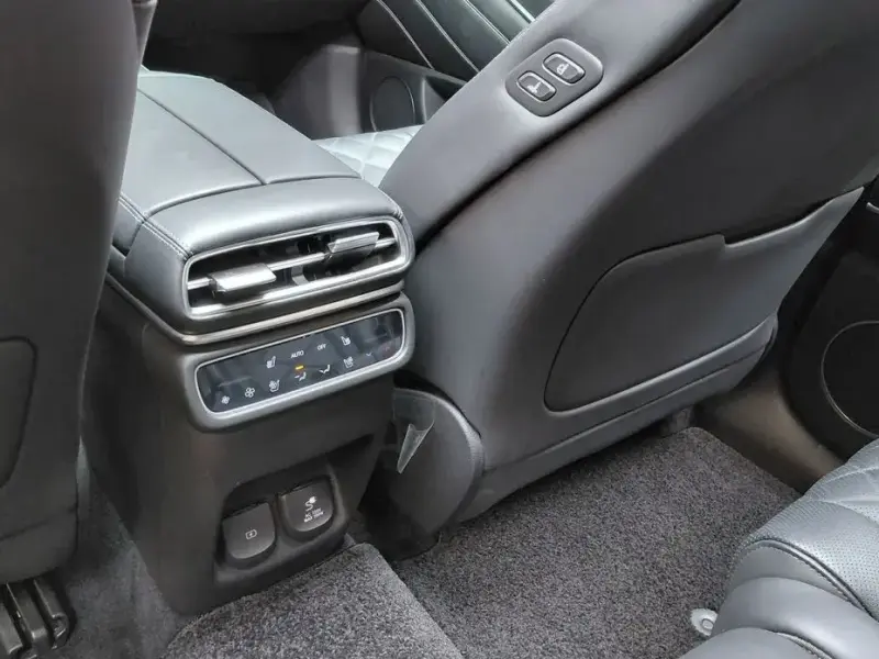 2023 Genesis GV80 с пробегом 65 089 км