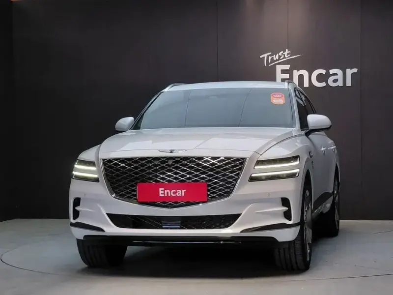 2023 Genesis GV80 с пробегом 23 081 км