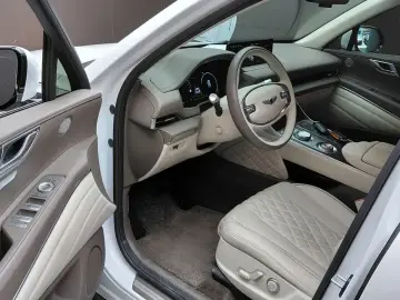 2023 Genesis GV80 с пробегом 23 081 км