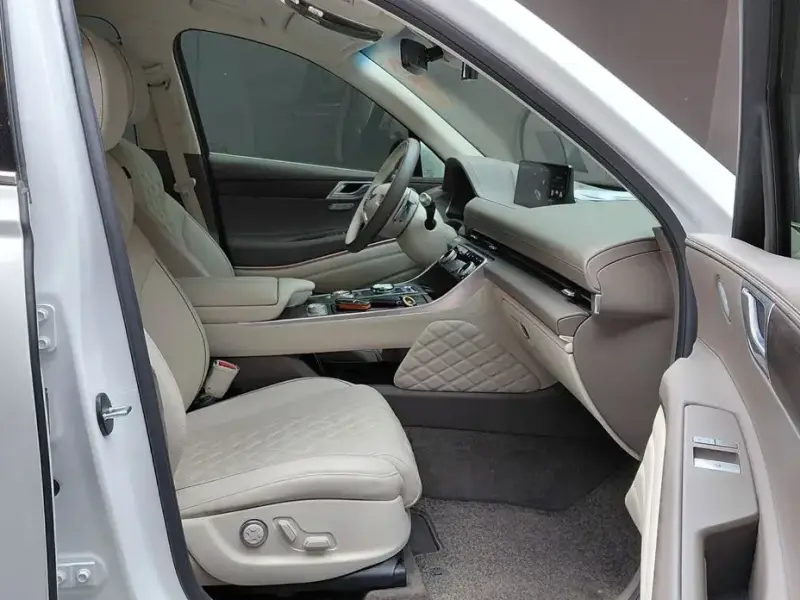 2023 Genesis GV80 с пробегом 23 081 км