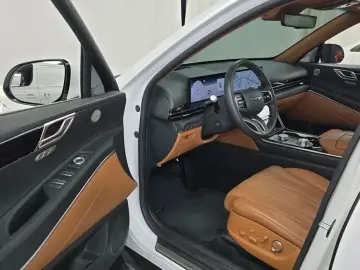 2023 Genesis GV80 с пробегом 41 177 км