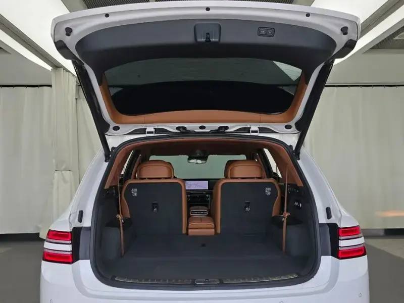 2023 Genesis GV80 с пробегом 41 177 км