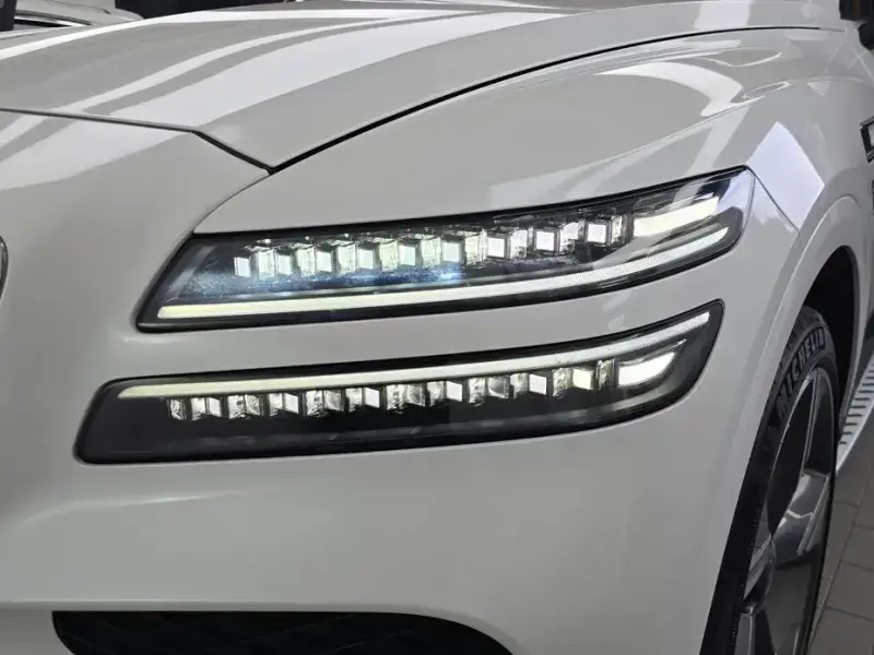 2023 Genesis GV80 с пробегом 41 177 км