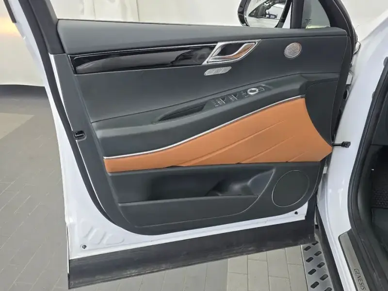 2023 Genesis GV80 с пробегом 41 177 км