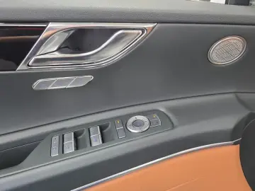 2023 Genesis GV80 с пробегом 41 177 км
