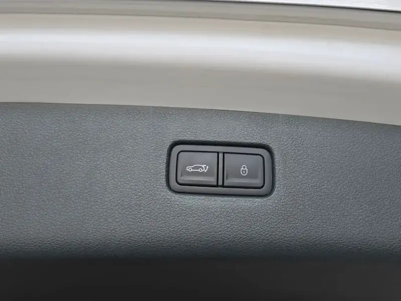2023 Genesis GV80 с пробегом 41 177 км