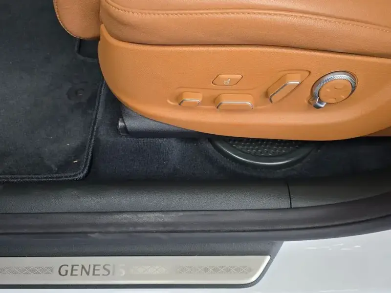 2023 Genesis GV80 с пробегом 41 177 км