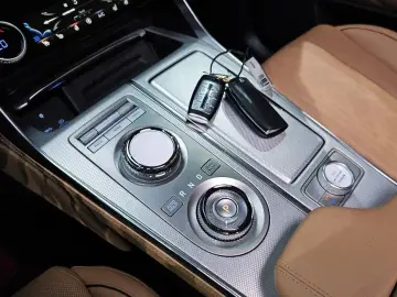 2023 Genesis GV80 с пробегом 16 814 км