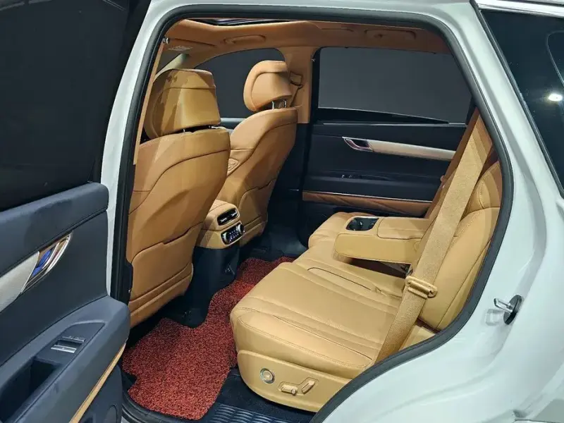 2023 Genesis GV80 с пробегом 16 814 км
