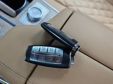 2023 Genesis GV80 с пробегом 44 016 км
