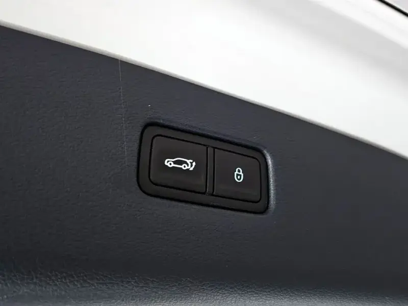 2023 Genesis GV80 с пробегом 16 814 км