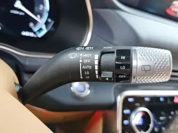 2023 Genesis GV80 с пробегом 44 016 км